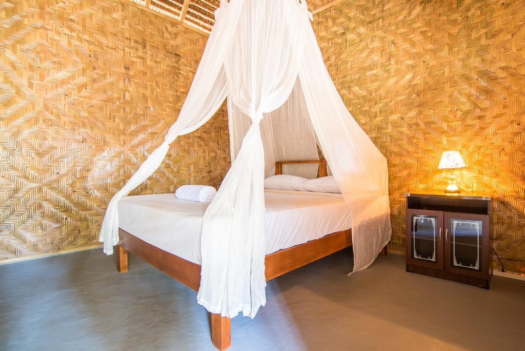 Full Moon Hostel Nusa Penida Habitación foto