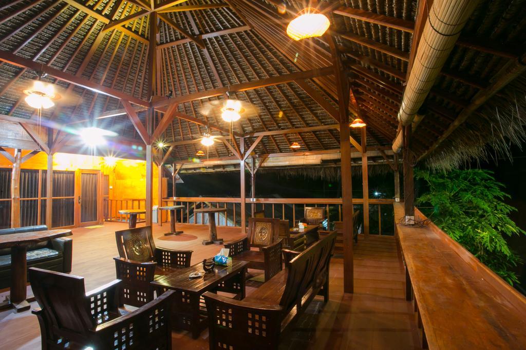 Full Moon Hostel Nusa Penida Exterior foto